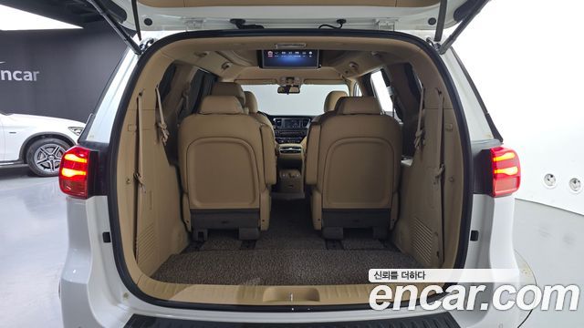 Kia Canival 2020 — photo 24