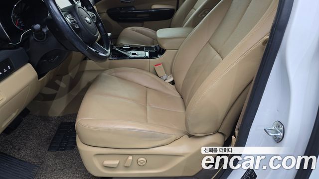 Kia Canival 2020 — photo 25
