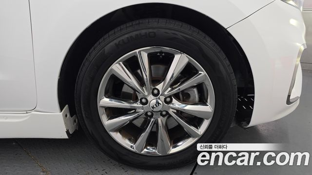 Kia Canival 2020 — photo 7