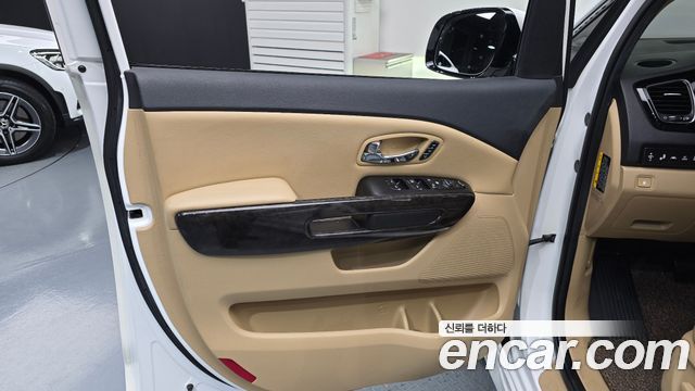 Kia Canival 2020 — photo 14