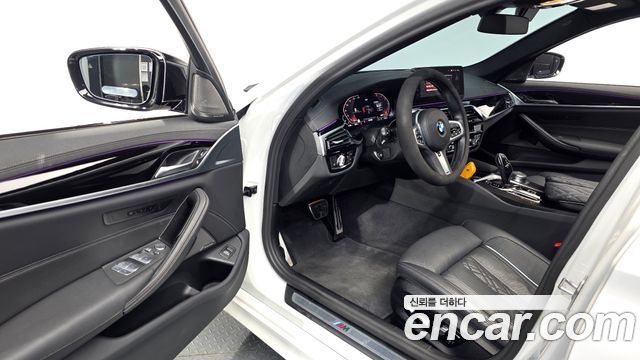 BMW 5-Series 2023 — photo 13
