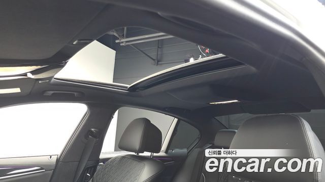 BMW 5-Series 2023 — photo 23