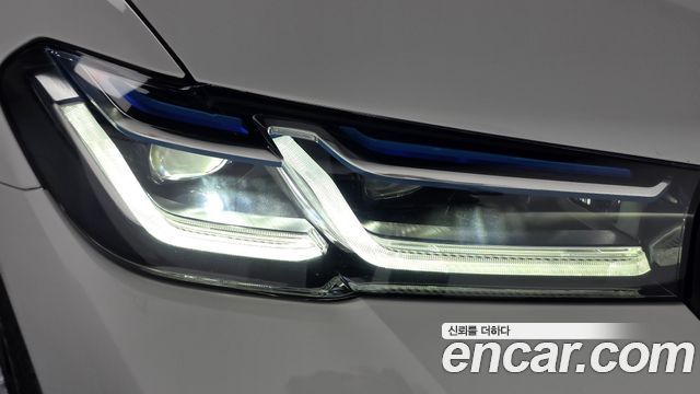 BMW 5-Series 2023 — photo 8