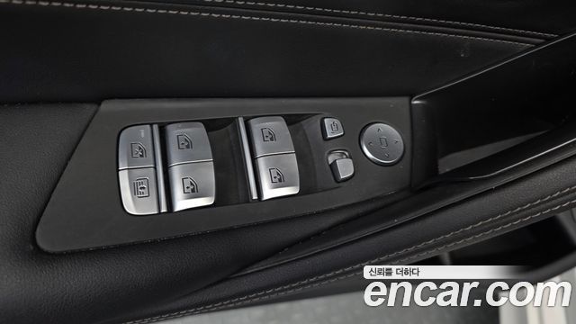 BMW 5-Series 2023 — photo 28