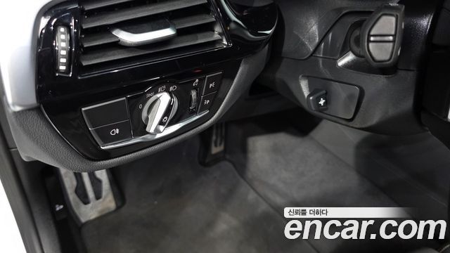 BMW 5-Series 2023 — photo 29