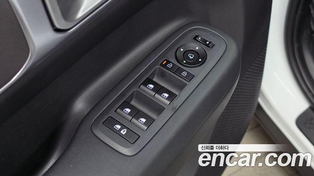 Hyundai Santafe 2025 — photo 29