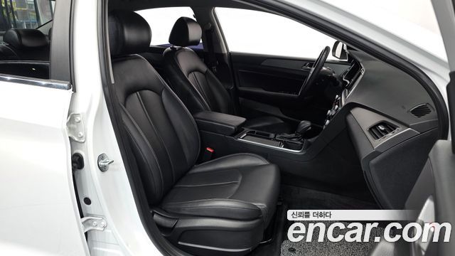 Hyundai Sonata 2018 — photo 11