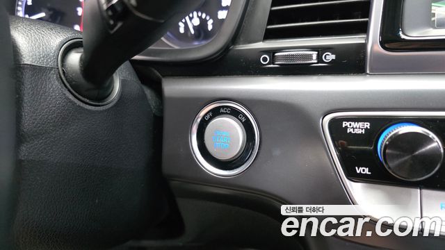Hyundai Sonata 2018 — photo 19