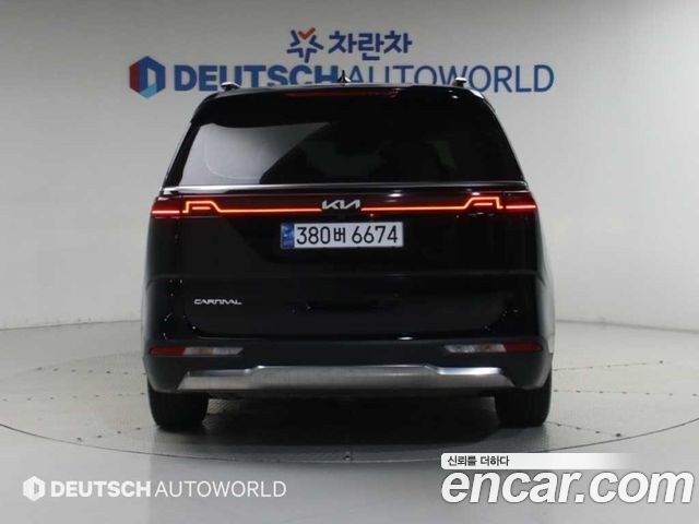 Kia Canival 2023 — photo 4