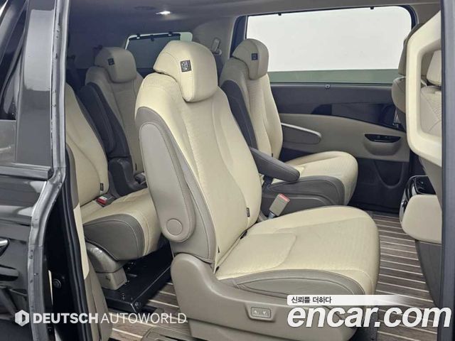 Kia Canival 2023 — photo 12