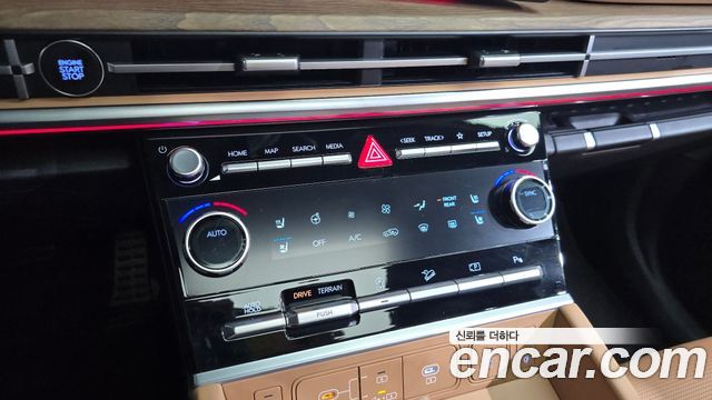 Hyundai Santafe 2025 — photo 35