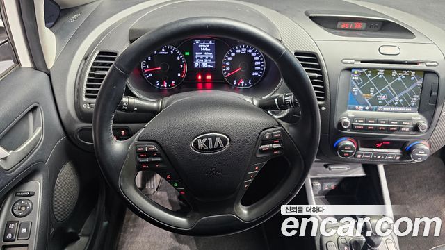 Kia K3 2015 — photo 13