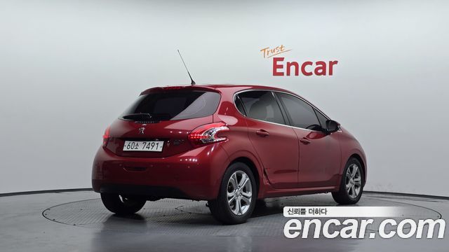 Peugeot 208 2016 — photo 2
