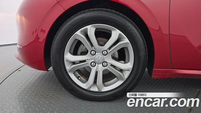 Peugeot 208 2016 — photo 5