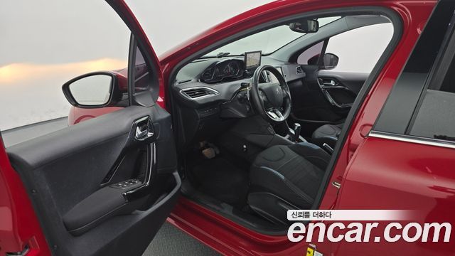 Peugeot 208 2016 — photo 10