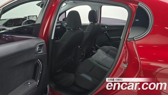 Peugeot 208 2016 — photo 12