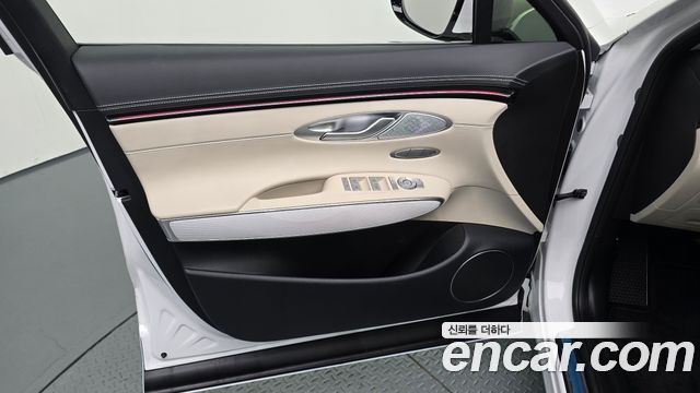 Genesis GV70 2025 — photo 14