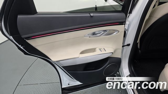 Genesis GV70 2025 — photo 15
