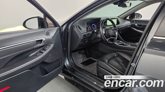 Hyundai Sonata 2022 — photo 13