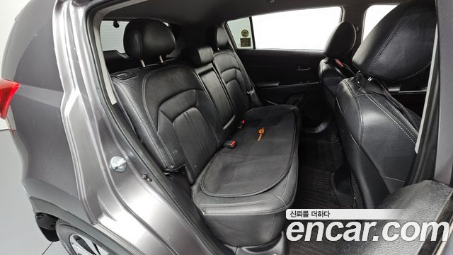 Kia Sportage 2011 — photo 11