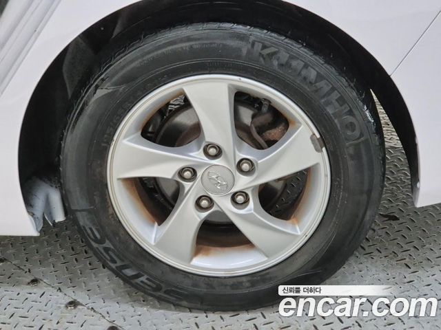 Hyundai AVANTE 2014 — photo 5