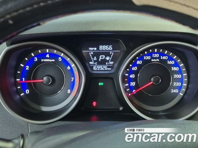 Hyundai AVANTE 2014 — photo 8