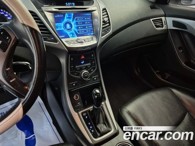 Hyundai AVANTE 2014 — photo 11