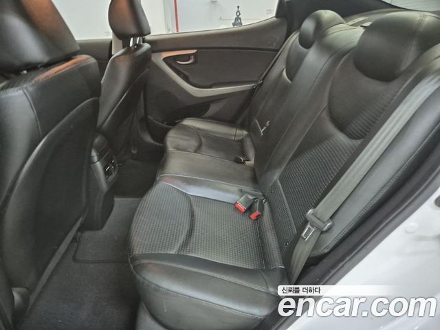 Hyundai AVANTE 2014 — photo 12