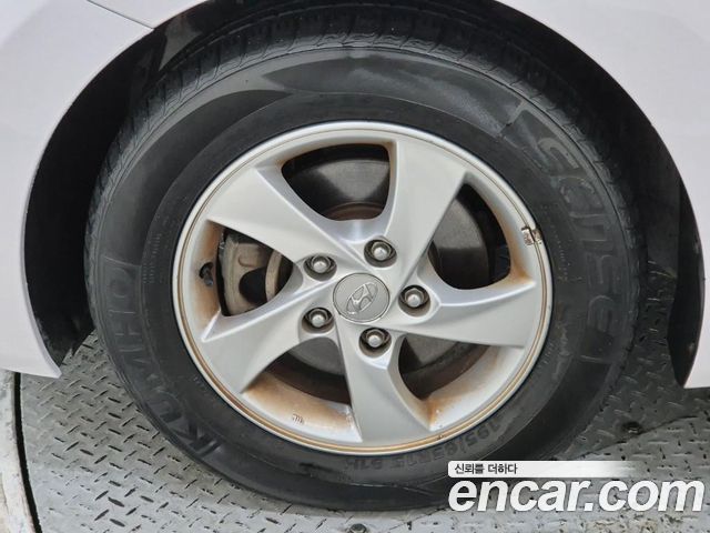 Hyundai AVANTE 2014 — photo 20