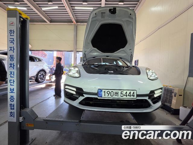 Porsche Panamera 2024 — photo 1