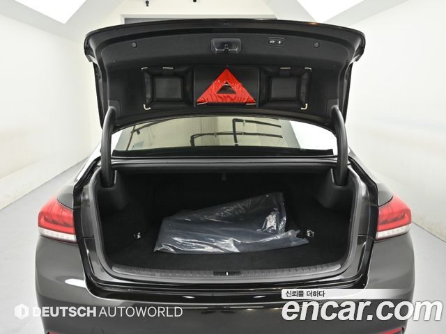 Genesis G80 2018 — photo 19