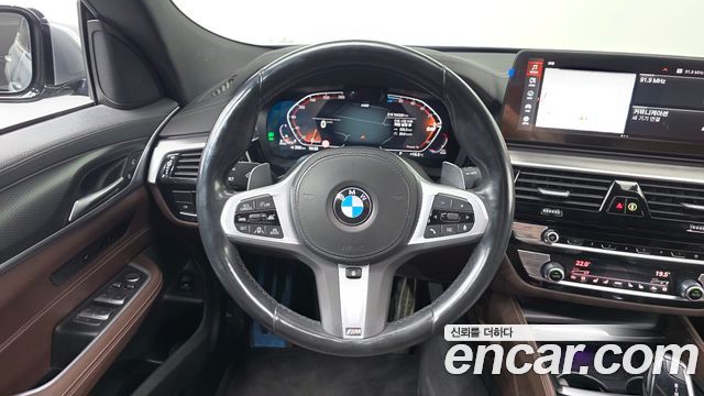 BMW Gran Turismo 2023 — photo 19
