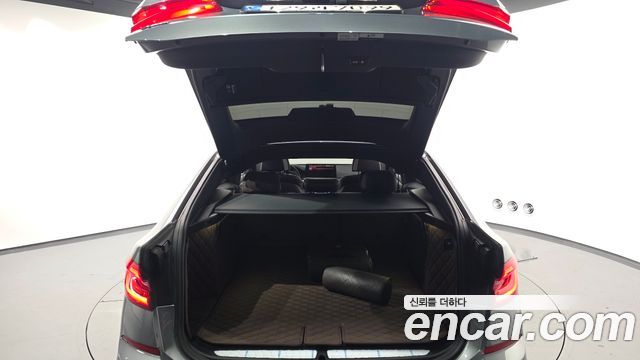 BMW Gran Turismo 2023 — photo 26