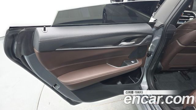 BMW Gran Turismo 2023 — photo 15