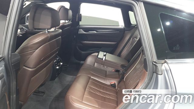 BMW Gran Turismo 2023 — photo 16