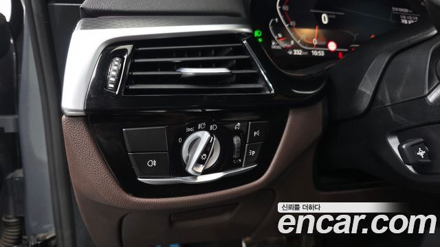 BMW Gran Turismo 2023 — photo 27
