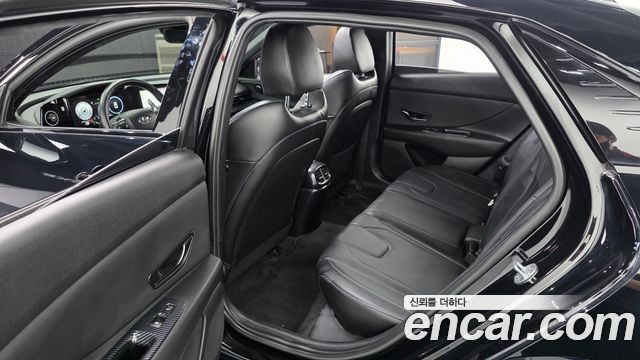 Hyundai AVANTE 2022 — photo 17