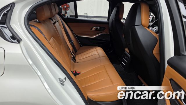 BMW 3-Series 2022 — photo 18