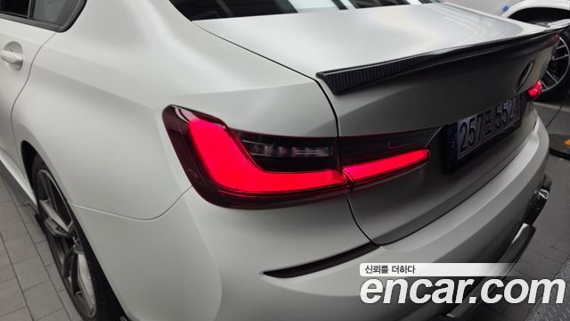 BMW 3-Series 2022 — photo 9