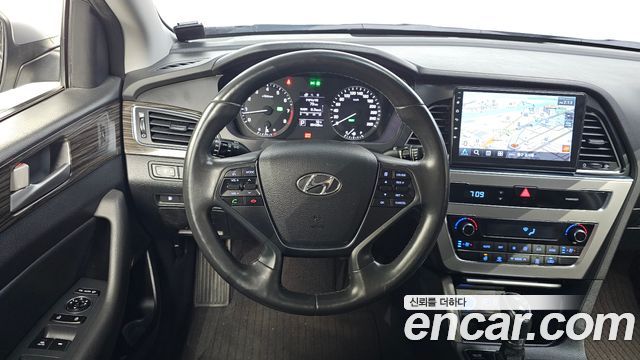 Hyundai Sonata 2015 — photo 18