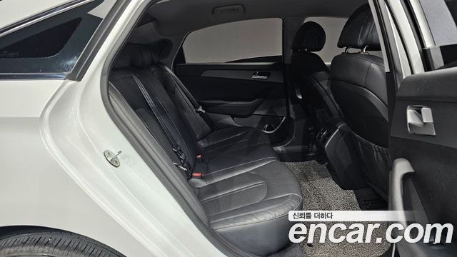Hyundai Sonata 2017 — photo 12