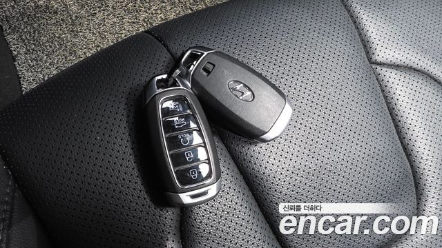 Hyundai AVANTE 2021 — photo 18