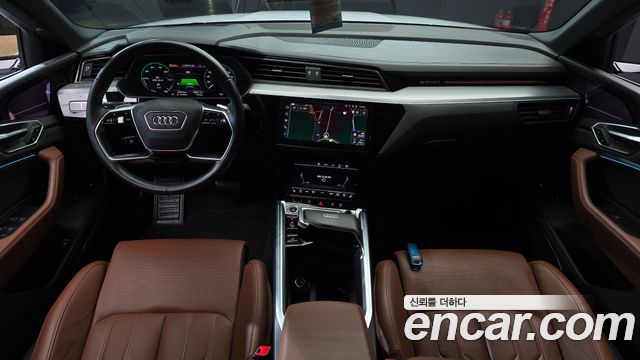 Audi e-tron 2021 — photo 7