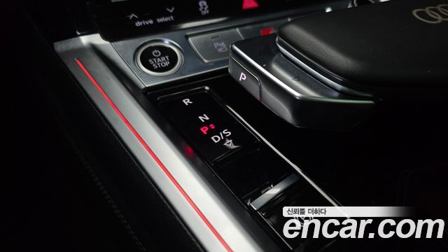 Audi e-tron 2021 — photo 9