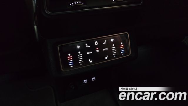 Audi e-tron 2021 — photo 17