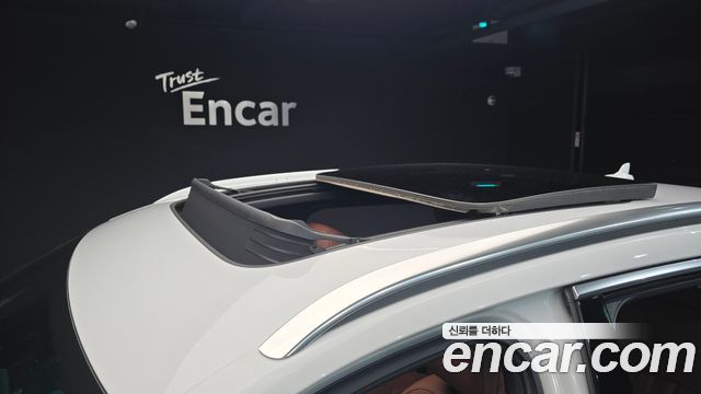 Audi e-tron 2021 — photo 19