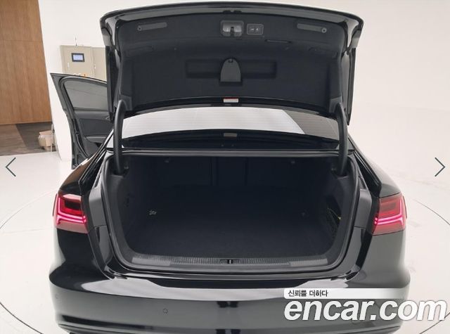 Audi A6 2018 — photo 17