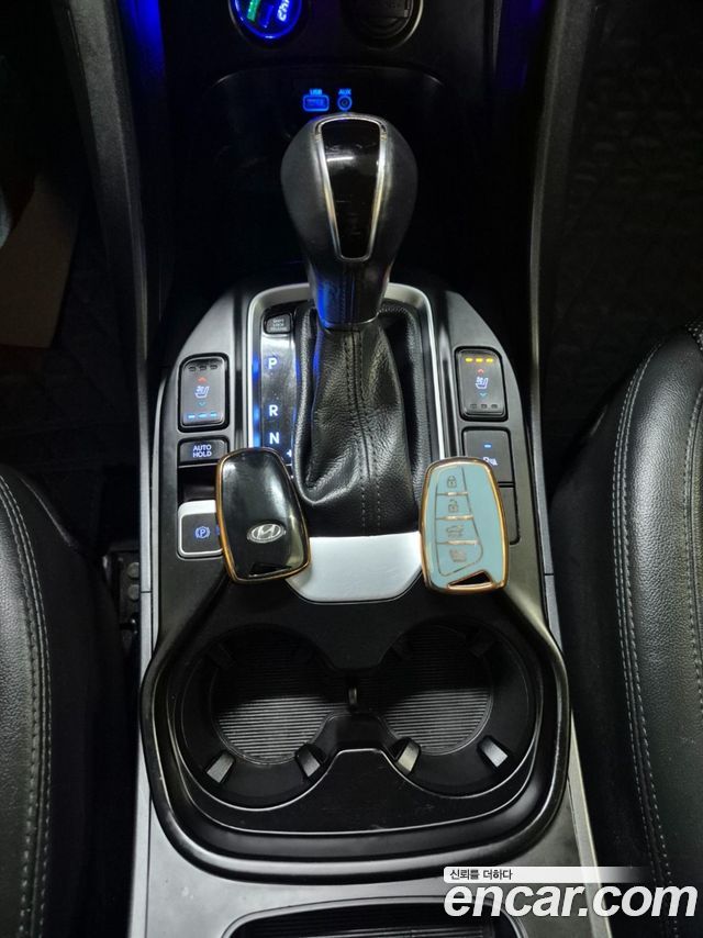 Hyundai Santafe 2017 — photo 15