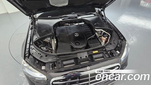 Mercedes-Benz S-Class 2022 — photo 6