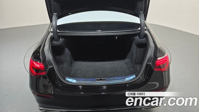 Mercedes-Benz S-Class 2022 — photo 24